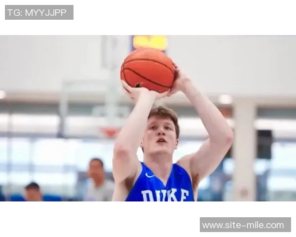 弗拉格狂砍42分提升场均09分距克尼佩尔仅差06分