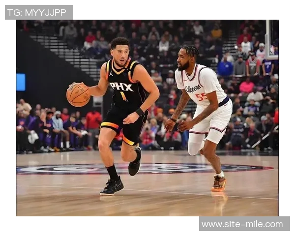 布克呼吁重用杰伦格林认为球队过度雪藏影响发挥